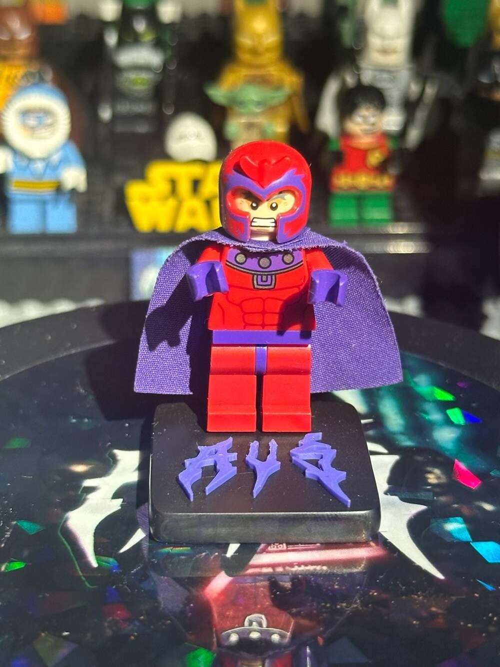 LEGO X-Men Mini Figure - Magneto - Red Outfit Model: SH031 - Super Heroes 2012